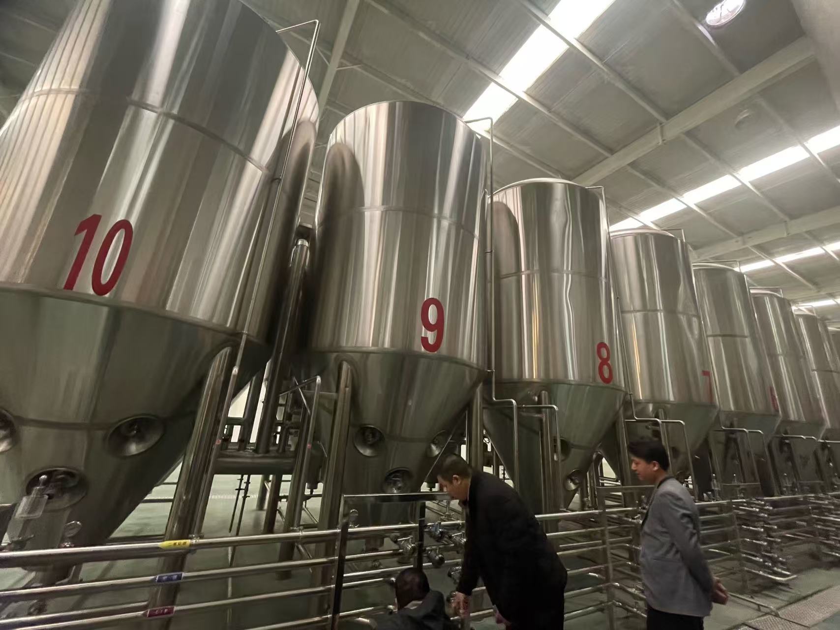 龙门镇精酿啤酒设备厂—平面布置、设备设计、制造、调试、培训等一条龙服务